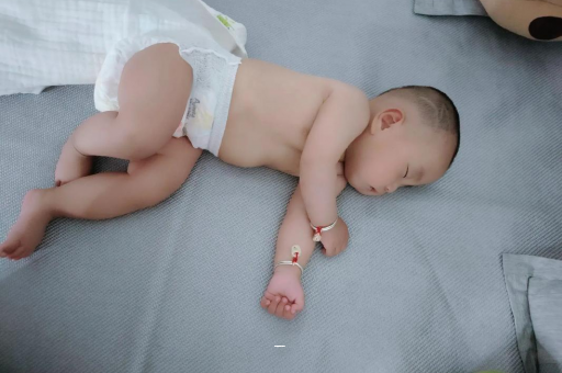 兰考几个月宝宝可以竖抱